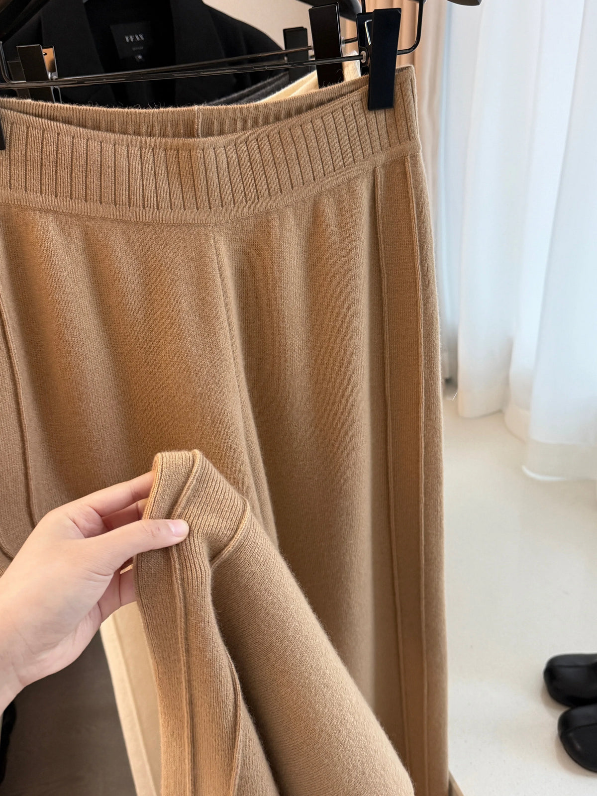 Luxurious Cashmere Wide-Leg Pants™